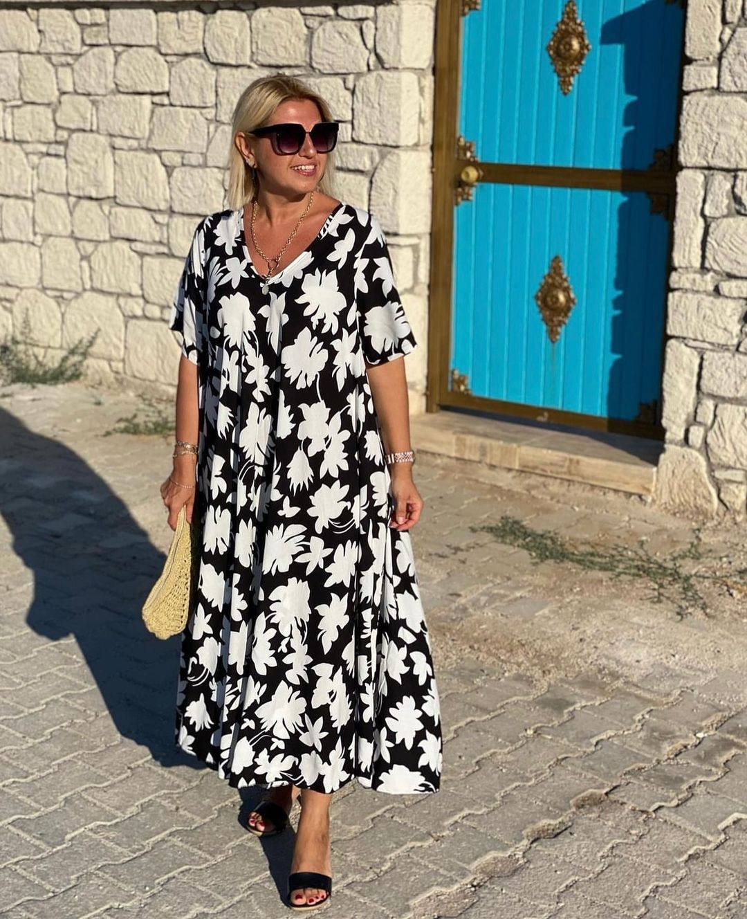 AMPARO | Elegantní volné šaty zakrývající břicho