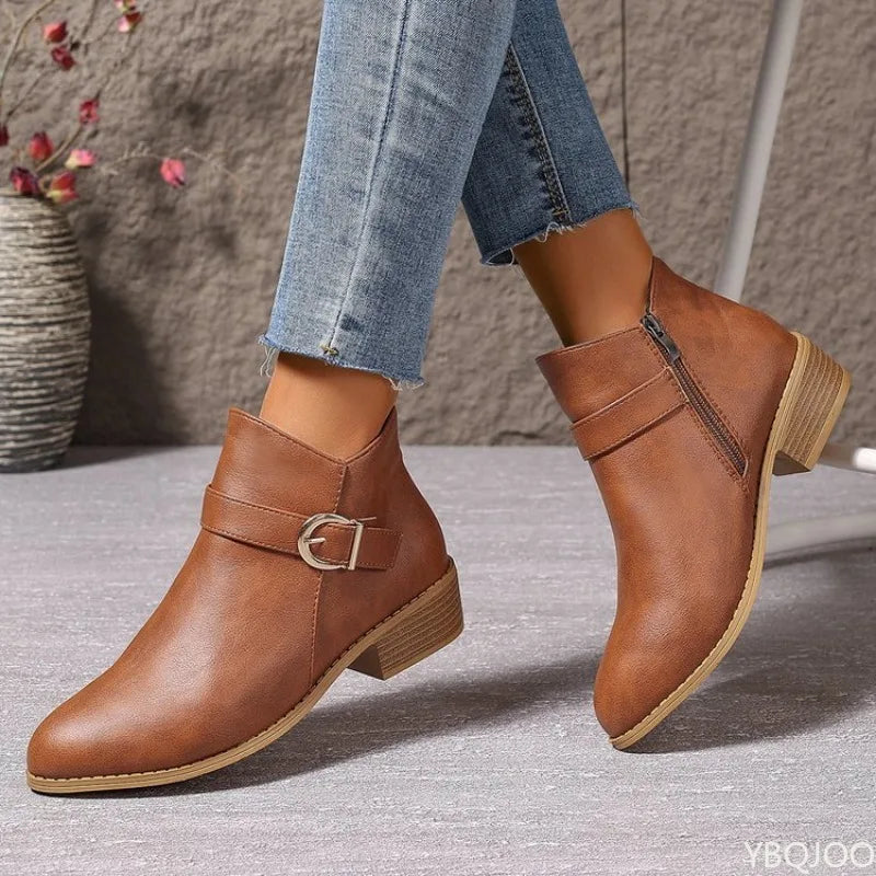 VintageCharm™ – Retro Přezkové Kotníkové Boty pro Ženy | Nízké Platformové Podzimní Krátké Boty se Bočním Zipem