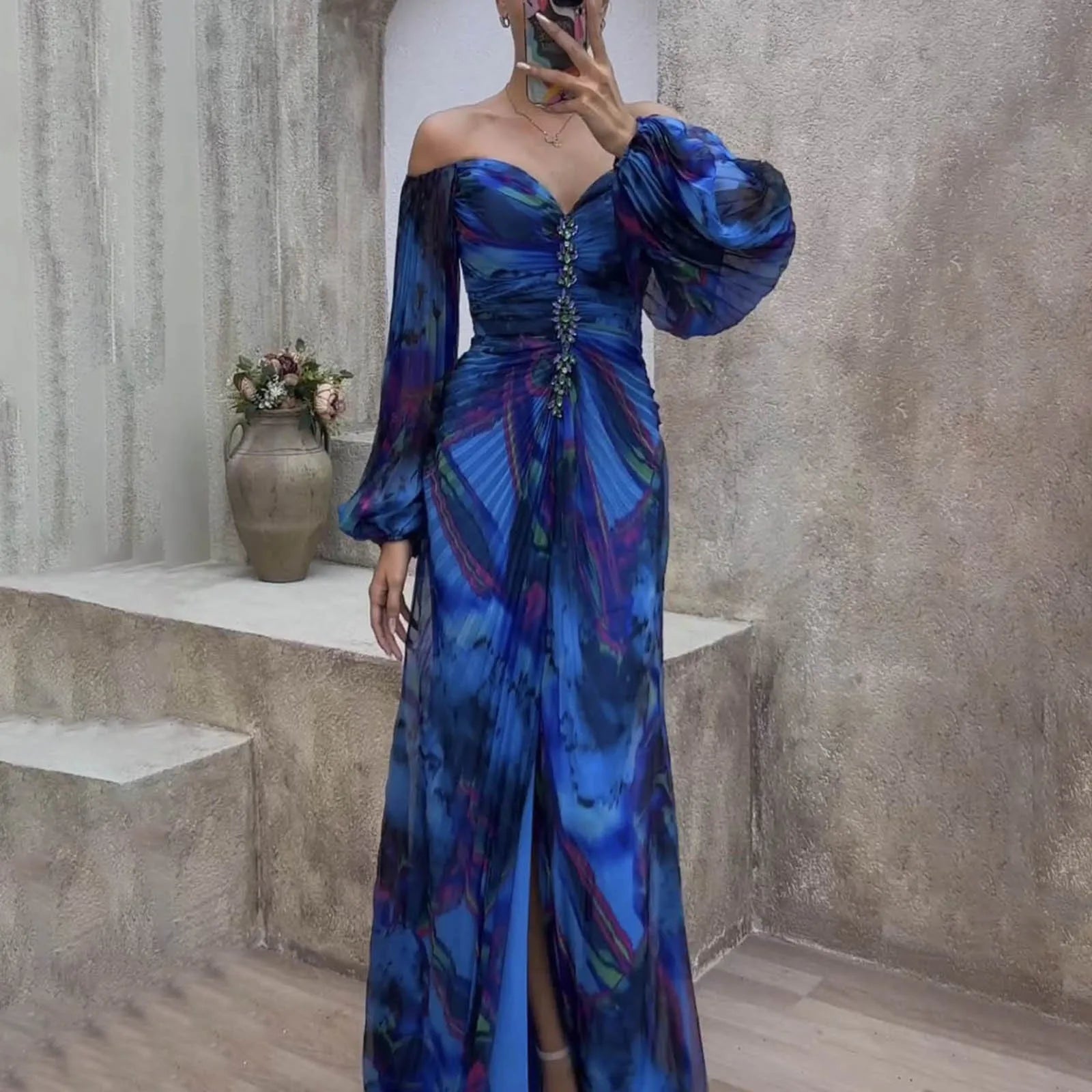 Nikola - Elegantní šaty s výstřihem do V