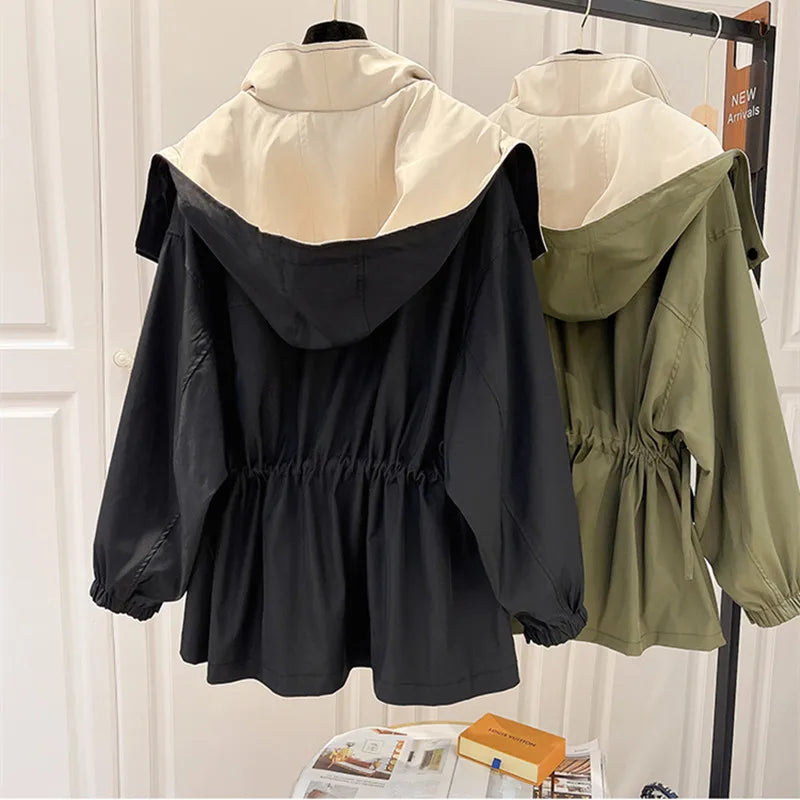 Alva – Elegantní bunda chránící před nepříznivými povětrnostními podmínkami a větrem