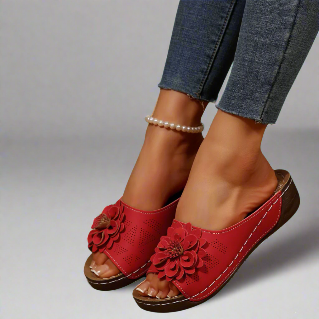 Jolanda | Elegantní ortopedické sandály s květinovým vzorem