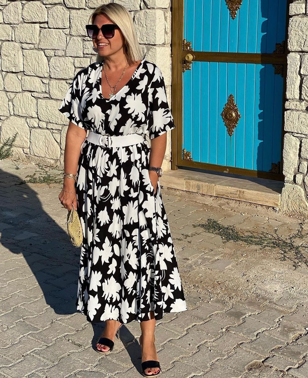AMPARO | Elegantní volné šaty zakrývající břicho