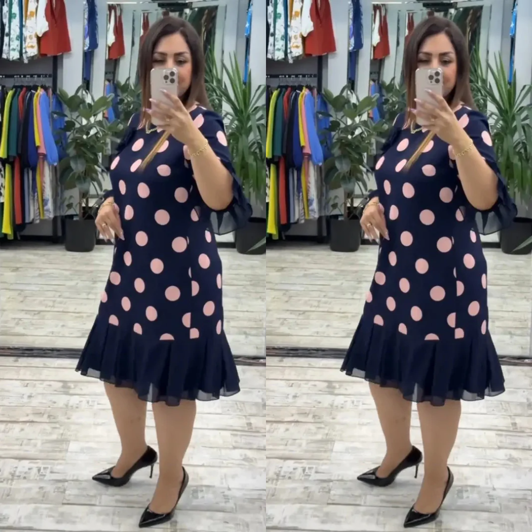 CLAUDIA | Šaty inspirované retro stylem s plisovanou sukní a rozšířenými manžetami rukávů