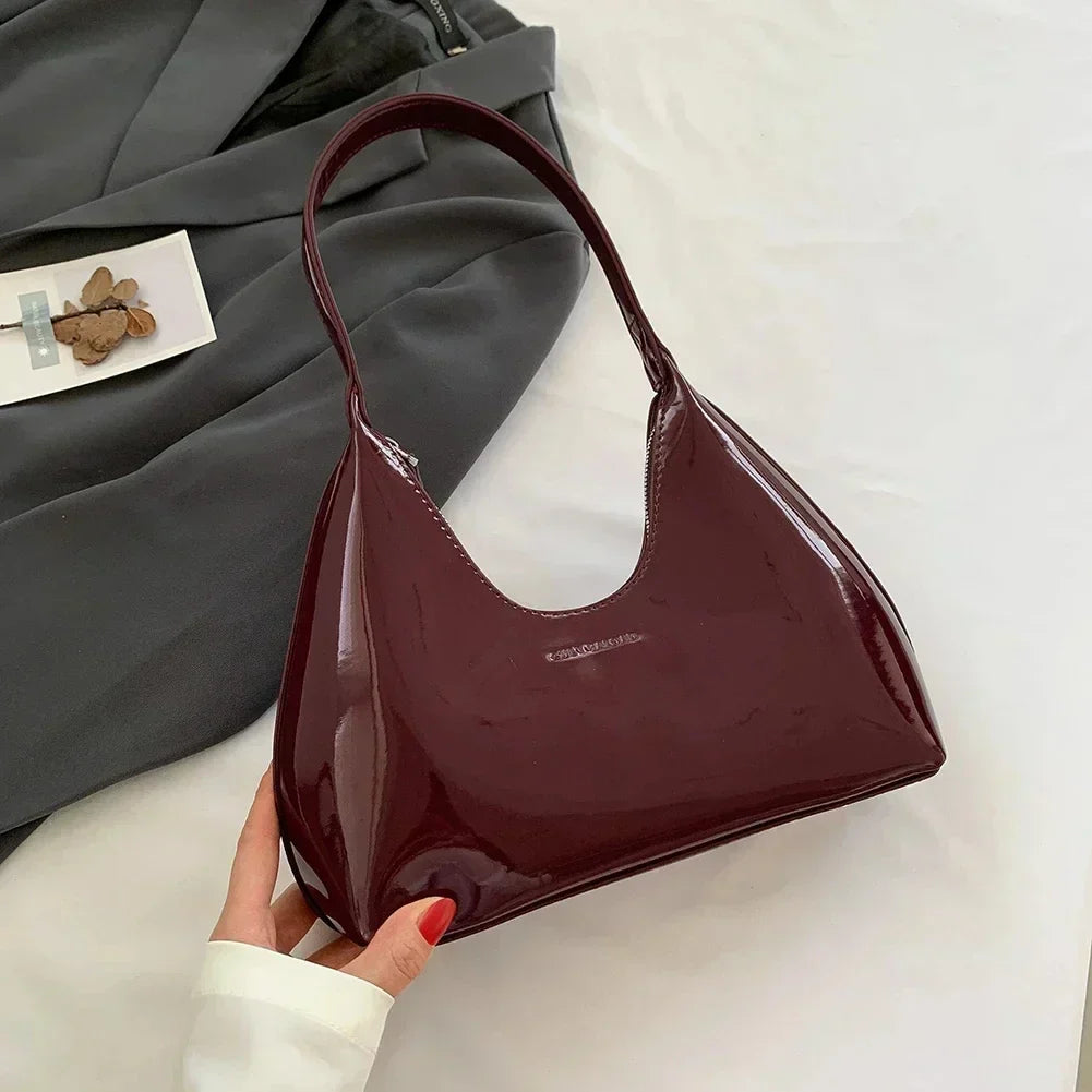 Vera™ – Stylová bordó kabelka přes rameno s lesklým povrchem