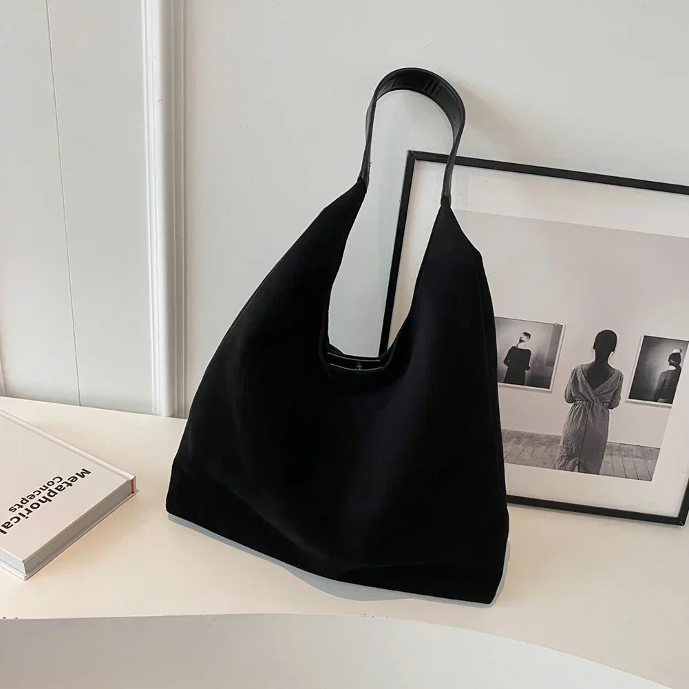 Freja™ – Elegantní měkká semišová kabelka přes rameno