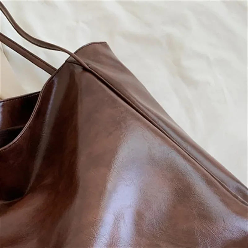 Lisa™ - Stylová hnědá tote taška s efektem kůže