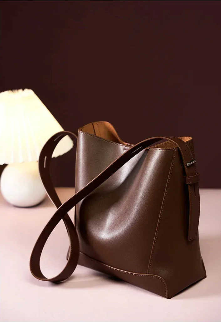 Tine™ – Elegantní písková kabelka přes rameno s řemínkovým uchytem
