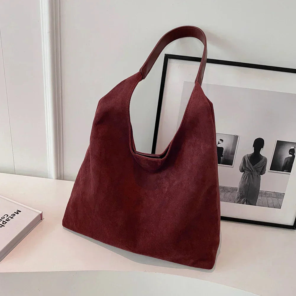 Freja™ – Elegantní měkká semišová kabelka přes rameno