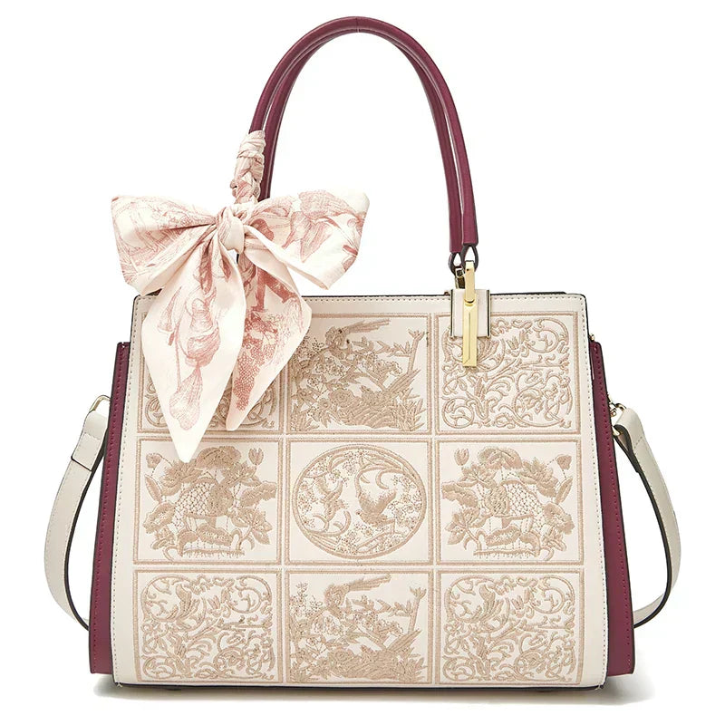 Sylvia™ – Elegantní crossbody kabelka s výšivkou a mašlí