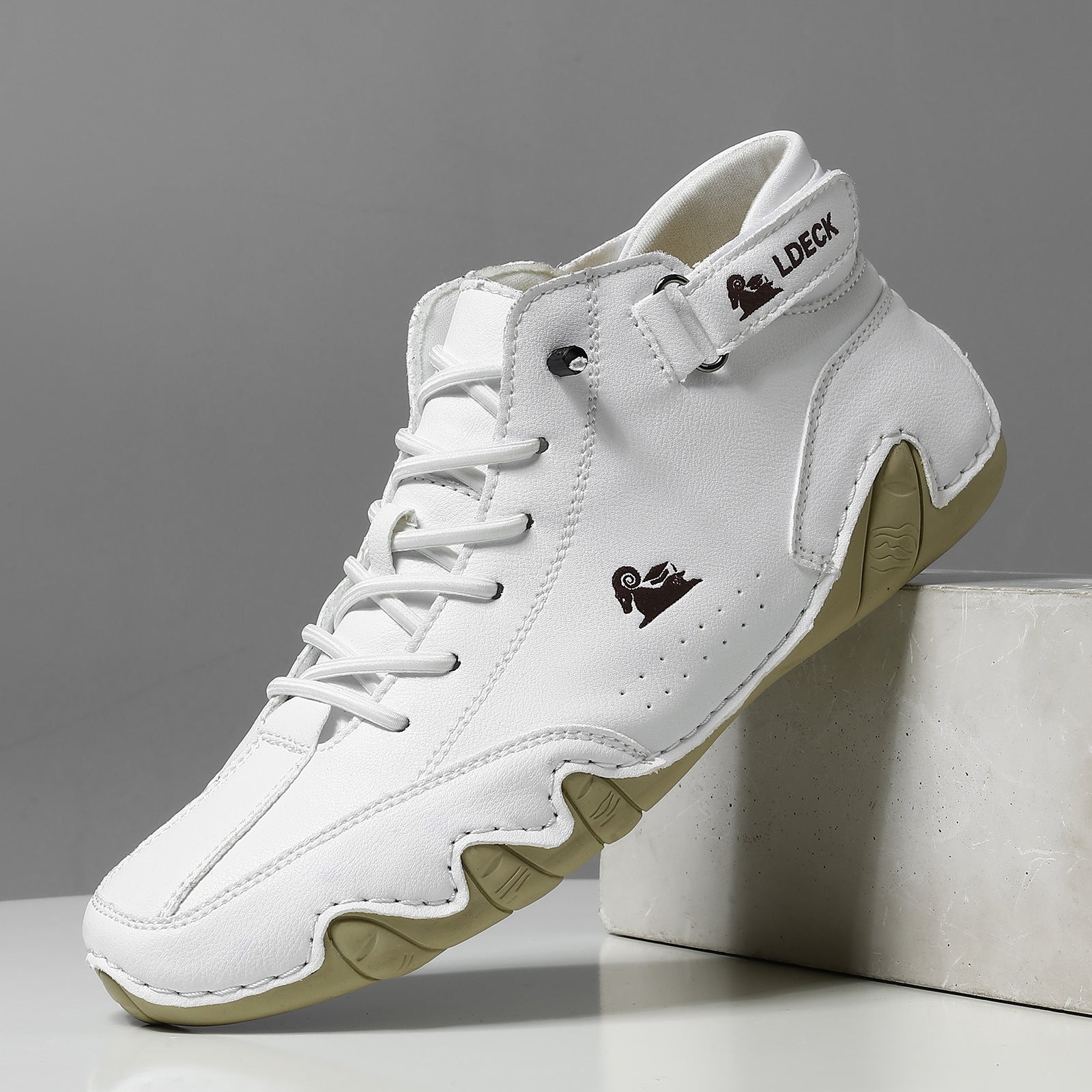 VogLDeck - Orthopedic Shoes with Waterproof and Breathable Design